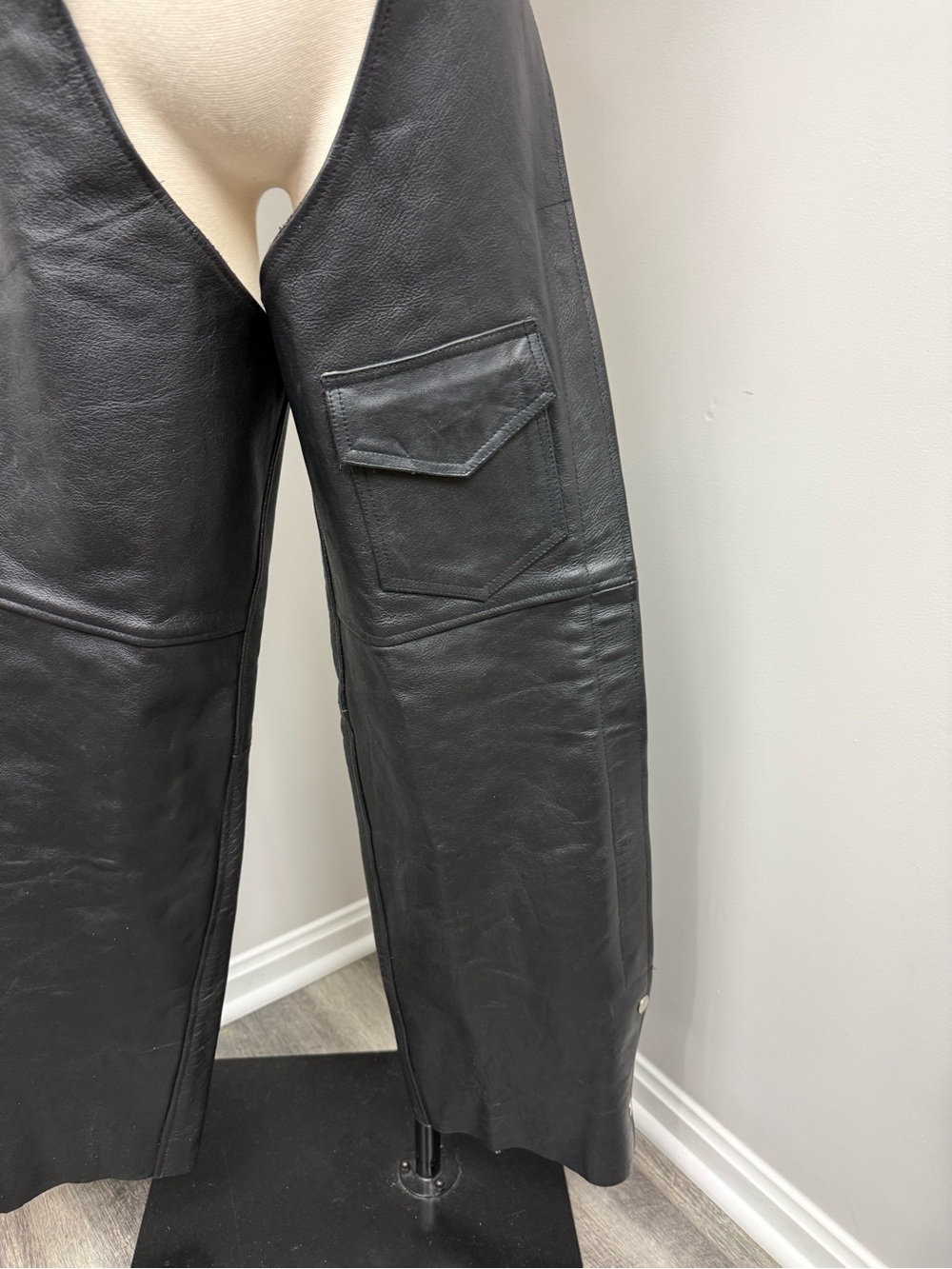 Pro Rider Genuine Leather Chaps - Picture 4 of 16